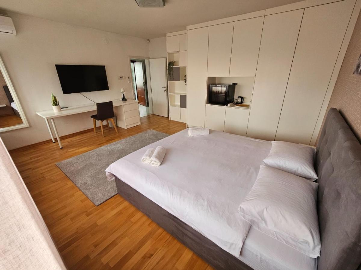 Comfort Rooms Remiza - Free Private Parking - Self Check-In ซาเกร็บ ภายนอก รูปภาพ