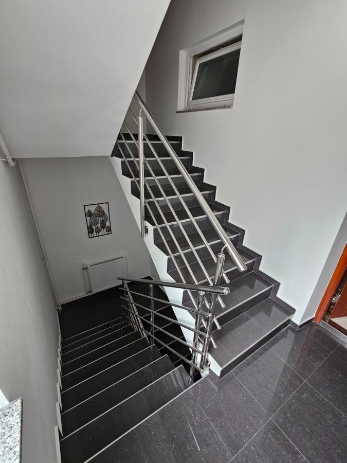 Comfort Rooms Remiza - Free Private Parking - Self Check-In ซาเกร็บ ภายนอก รูปภาพ
