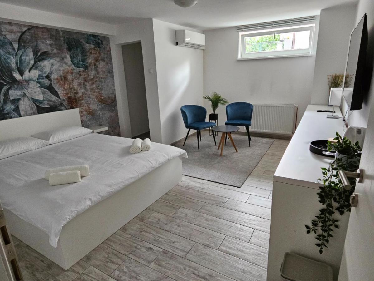 Comfort Rooms Remiza - Free Private Parking - Self Check-In ซาเกร็บ ภายนอก รูปภาพ