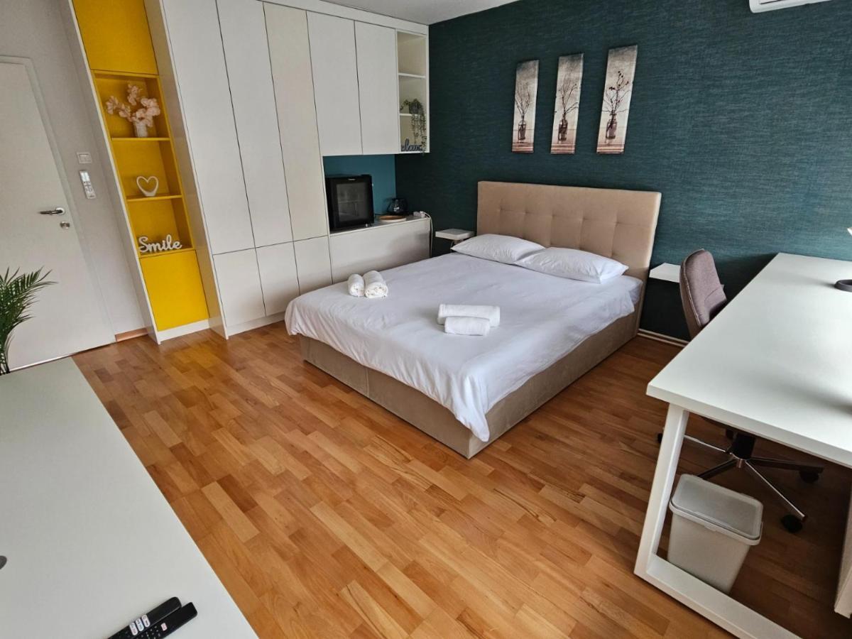 Comfort Rooms Remiza - Free Private Parking - Self Check-In ซาเกร็บ ภายนอก รูปภาพ