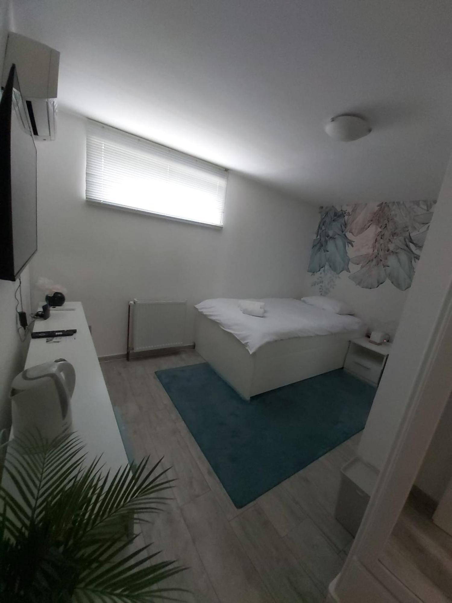 Comfort Rooms Remiza - Free Private Parking - Self Check-In ซาเกร็บ ภายนอก รูปภาพ