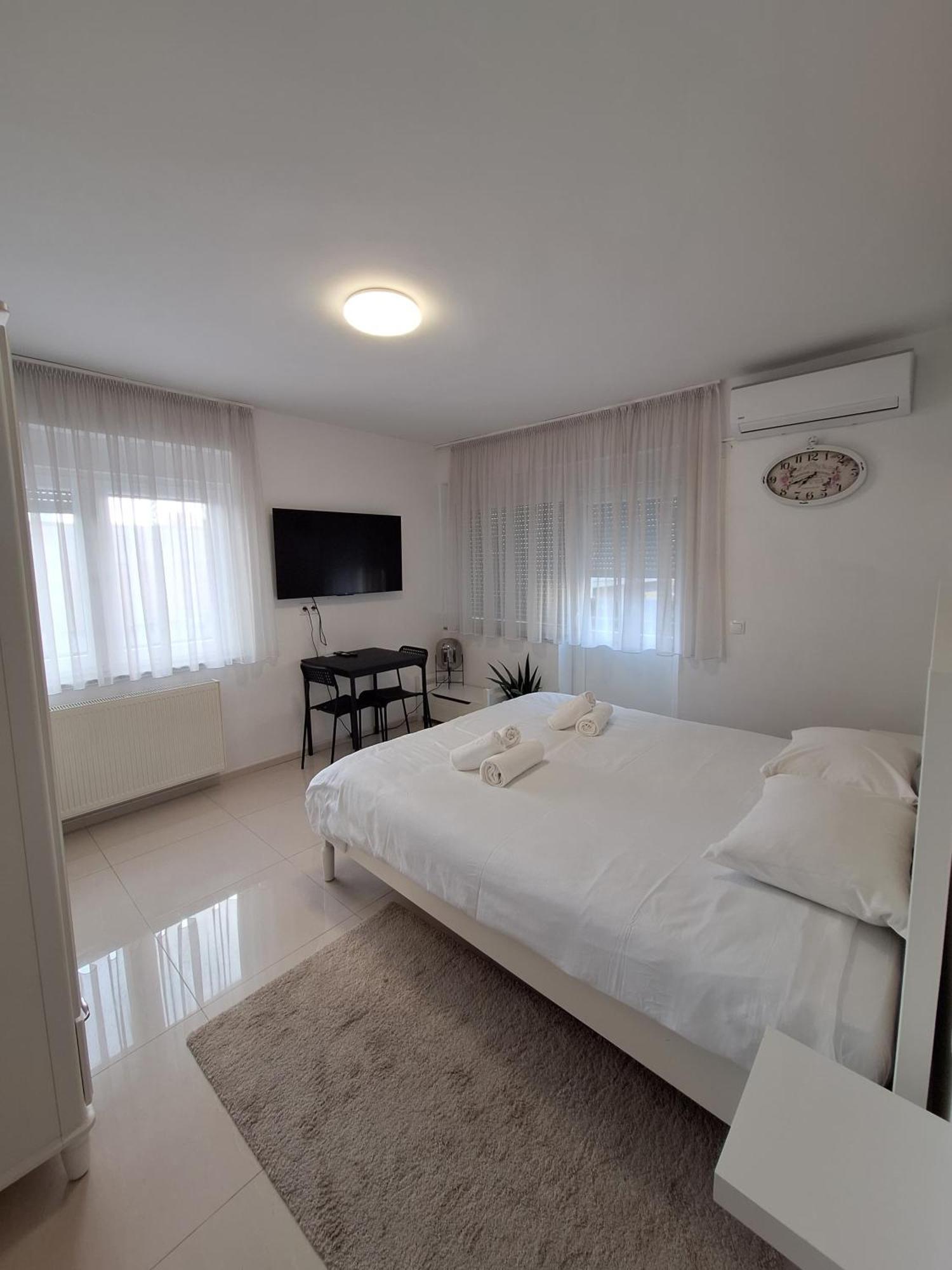 Comfort Rooms Remiza - Free Private Parking - Self Check-In ซาเกร็บ ภายนอก รูปภาพ